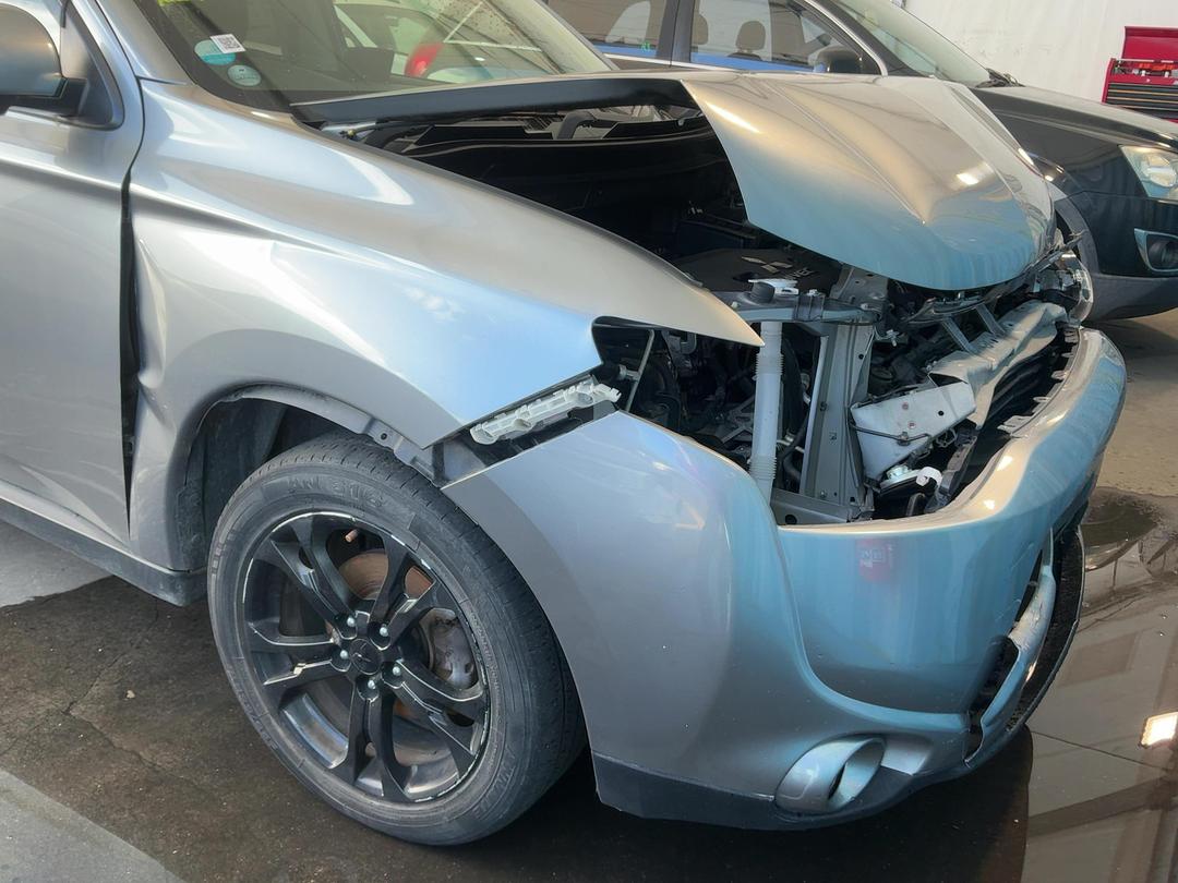 Photo '3' of Mitsubishi Outlander Photo '3' of Mitsubishi Outlander