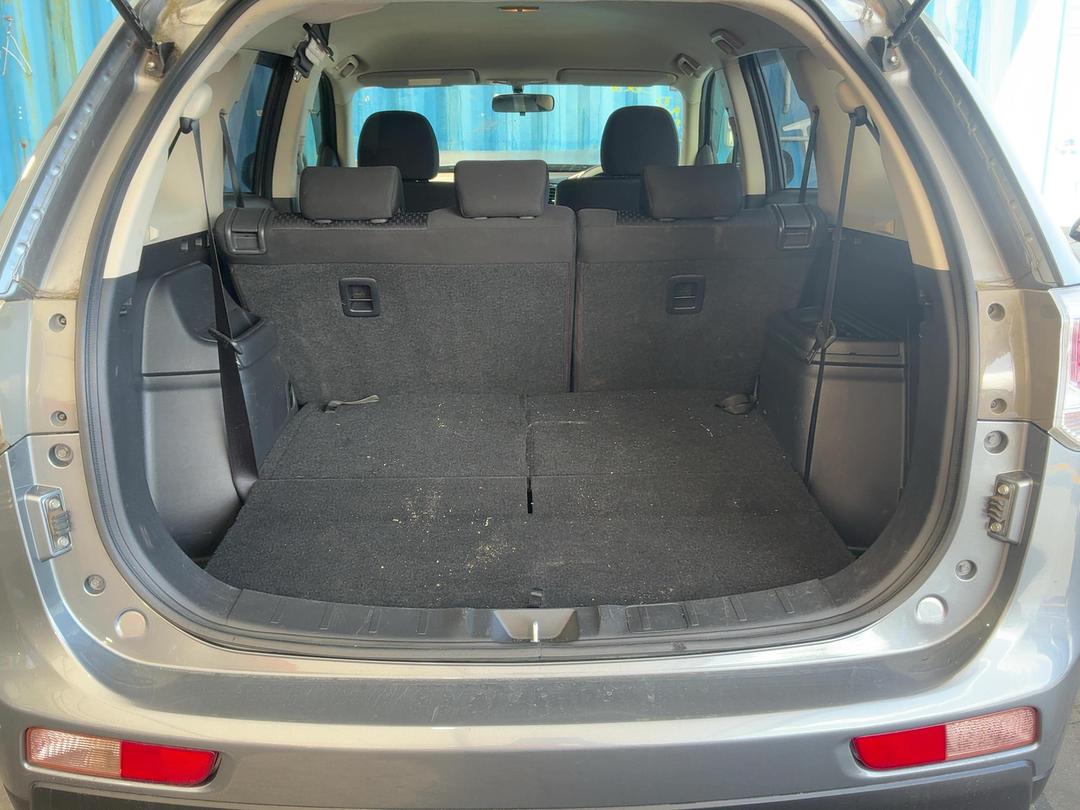 Photo '9' of Mitsubishi Outlander Photo '9' of Mitsubishi Outlander