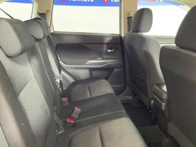 Photo '20' of Mitsubishi Outlander