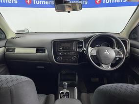 Photo '17' of Mitsubishi Outlander