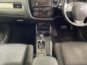 Photo '18' of Mitsubishi Outlander