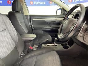Photo '16' of Mitsubishi Outlander
