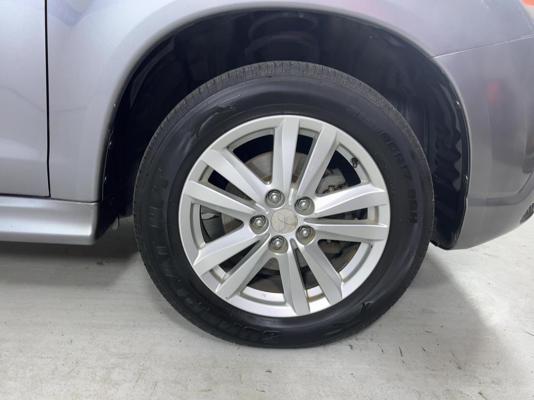 Photo '9' of Mitsubishi RVR