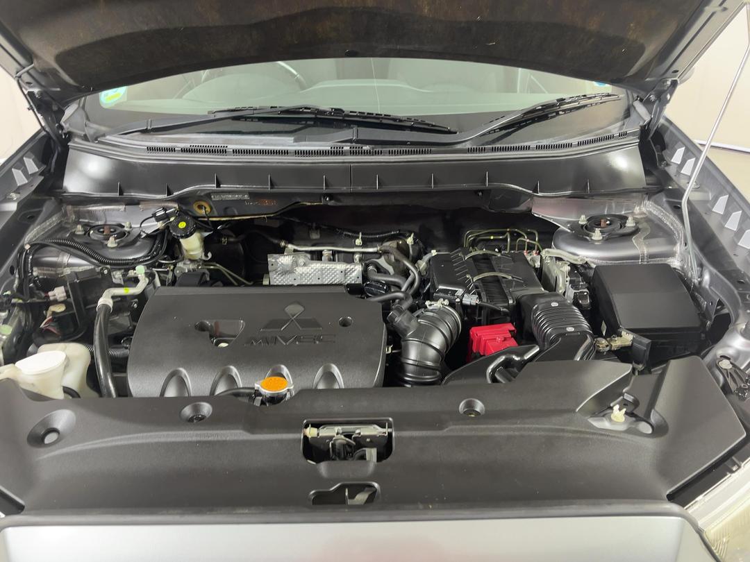 Photo '13' of Mitsubishi RVR