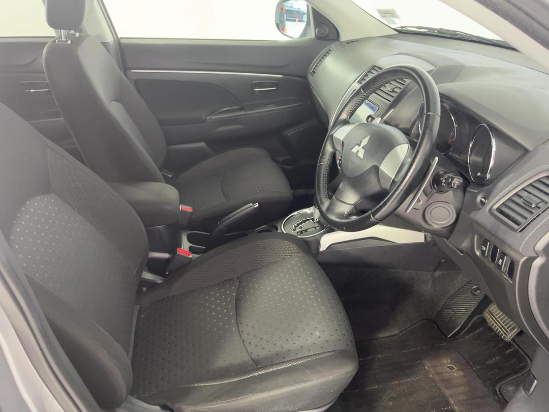 Photo '16' of Mitsubishi RVR