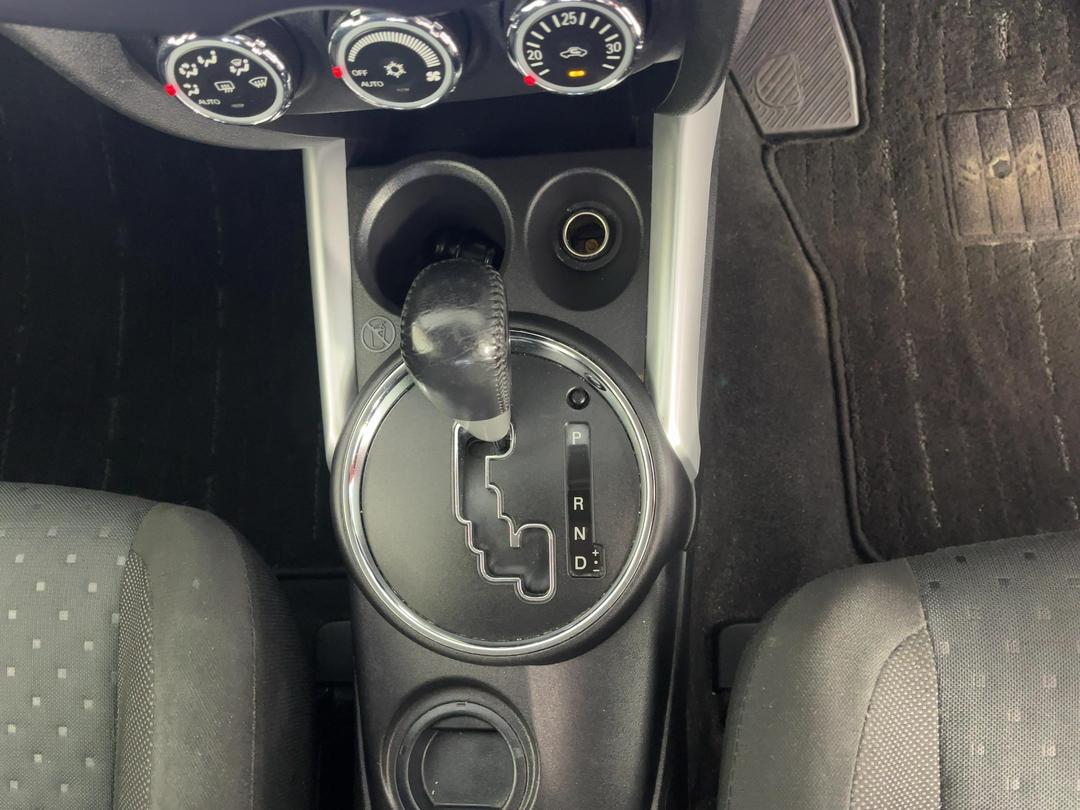 Photo '18' of Mitsubishi RVR