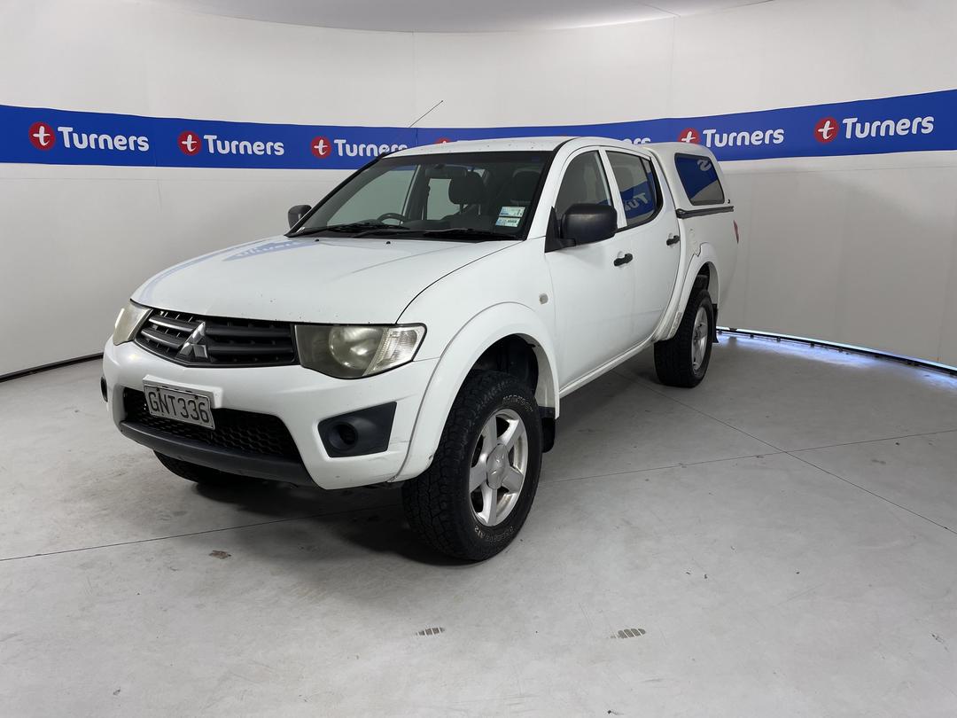 Photo '4' of Mitsubishi Triton