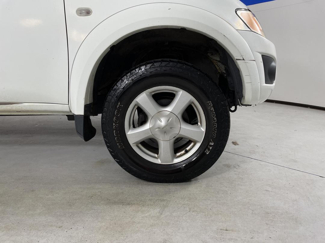 Photo '9' of Mitsubishi Triton