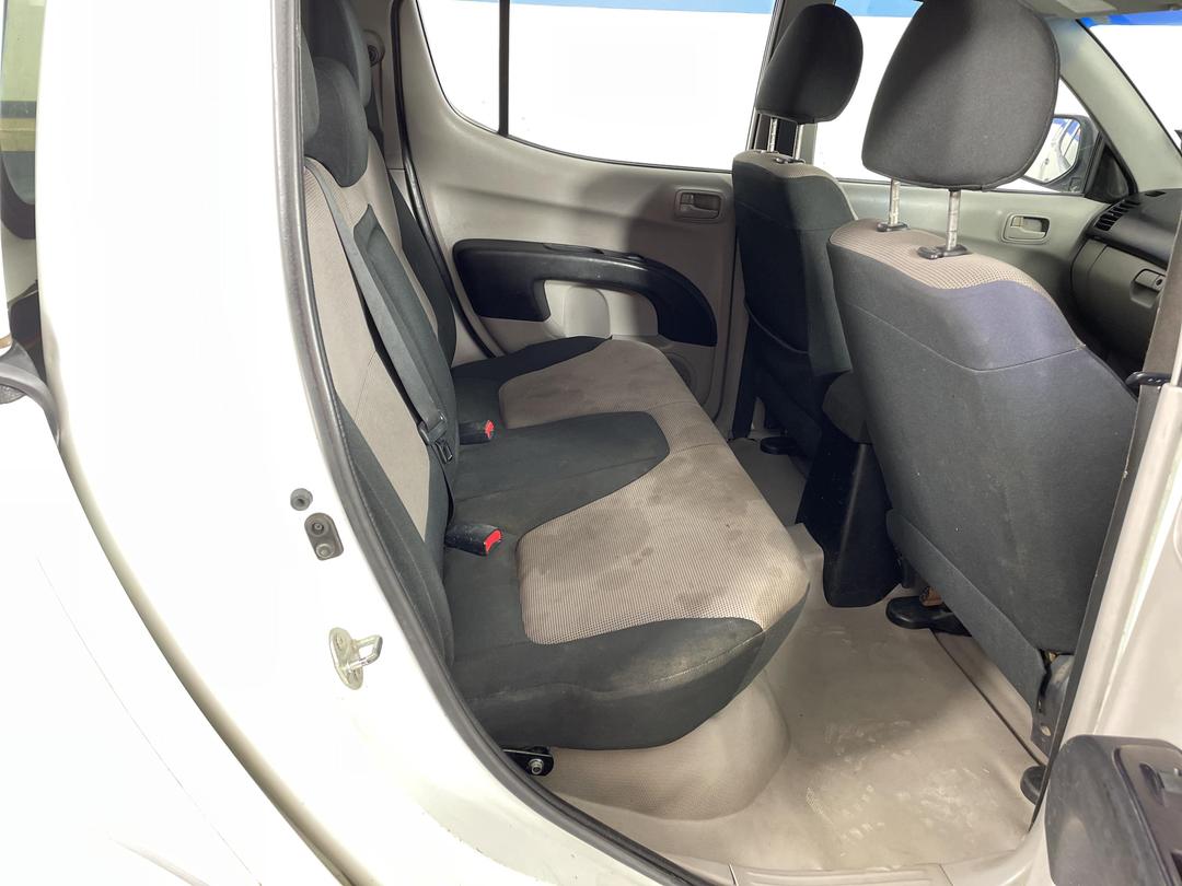 Photo '20' of Mitsubishi Triton