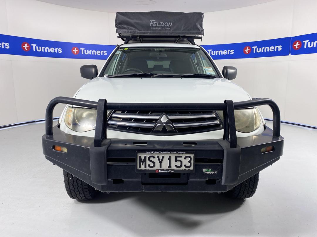 Photo '4' of Mitsubishi Triton