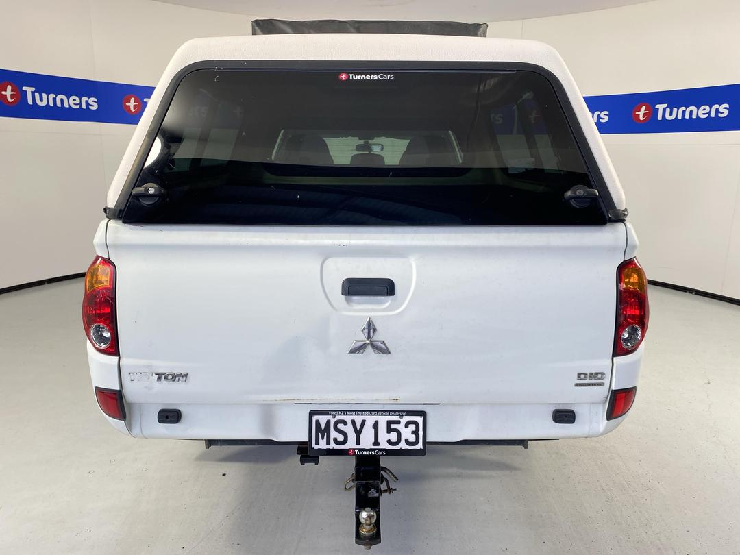 Photo '6' of Mitsubishi Triton