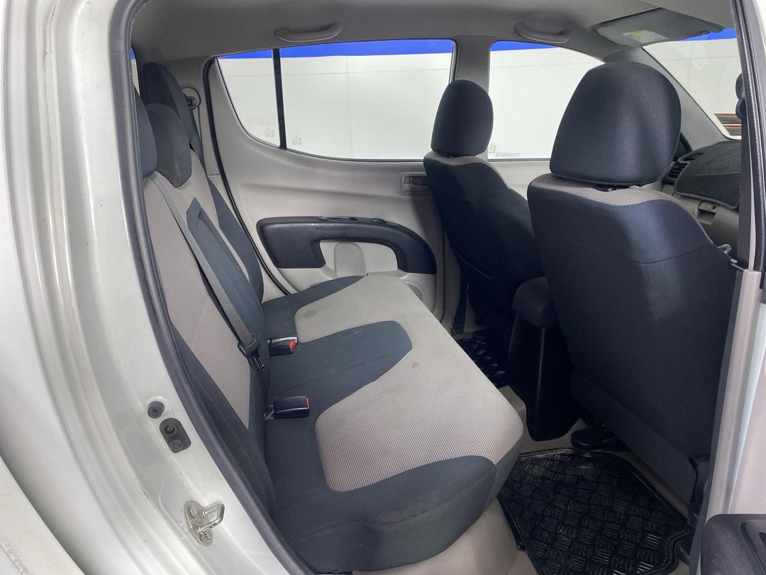 Photo '19' of Mitsubishi Triton