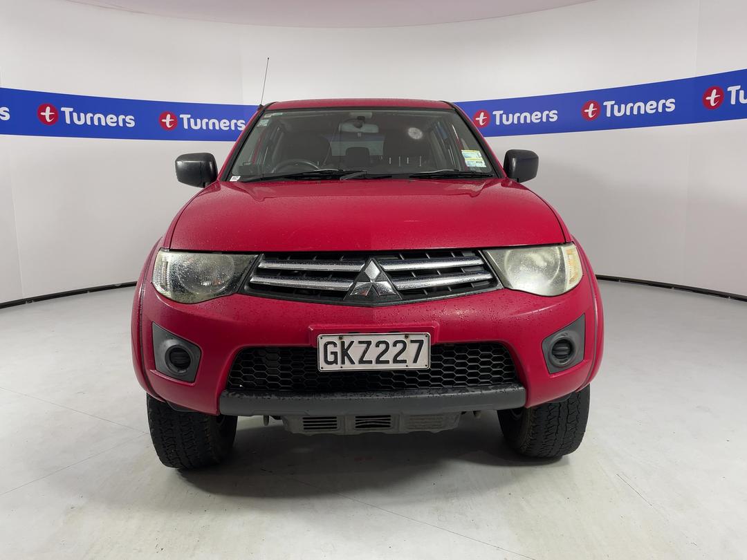Photo '2' of Mitsubishi Triton
