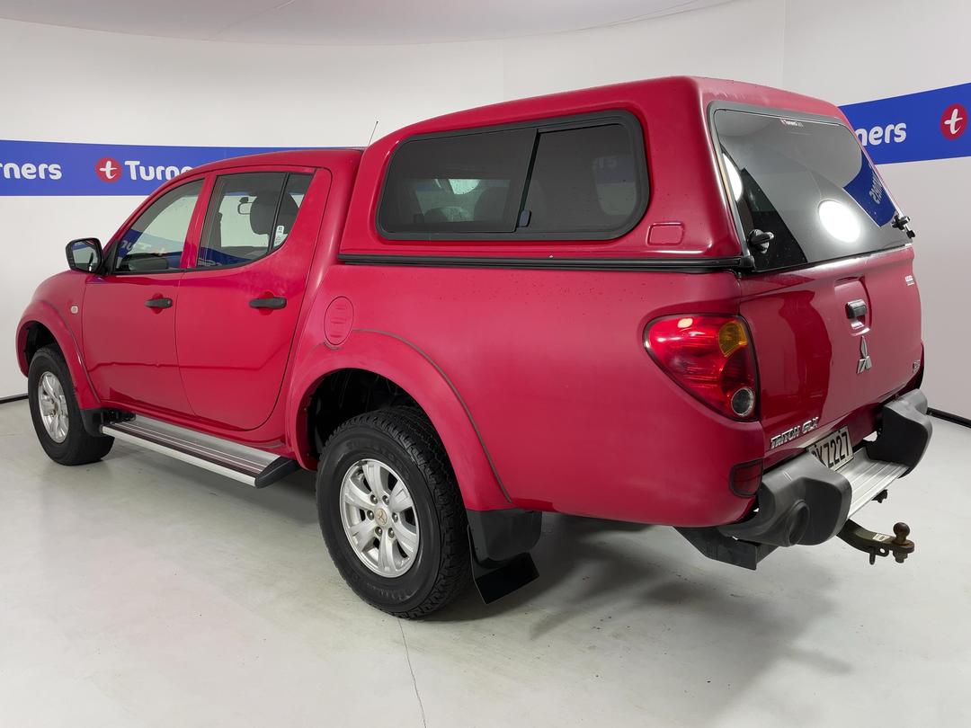 Photo '5' of Mitsubishi Triton