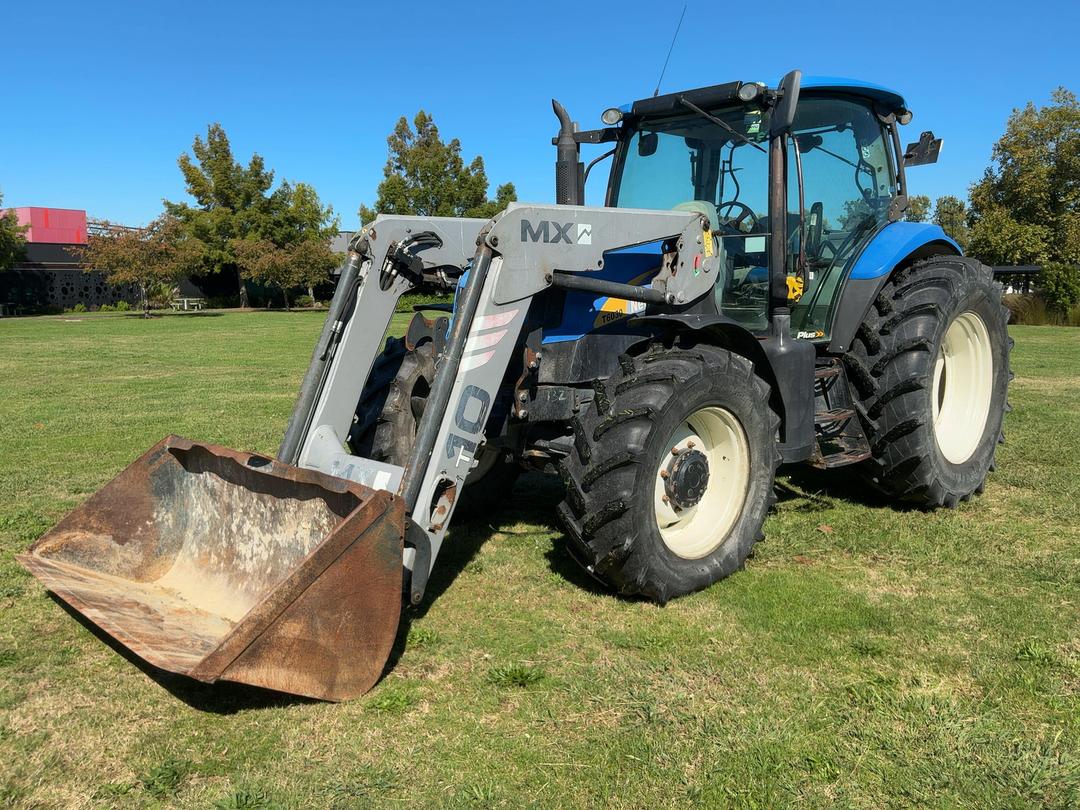 Photo '9' of NEW HOLLAND T6030 PLUS Tractor