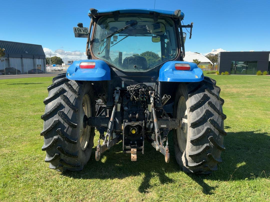 Photo '6' of NEW HOLLAND T6030 PLUS Tractor