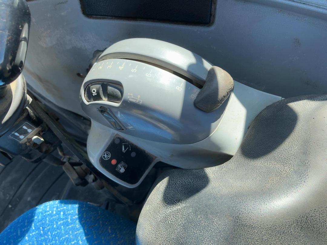 Photo '21' of NEW HOLLAND T6030 PLUS Tractor