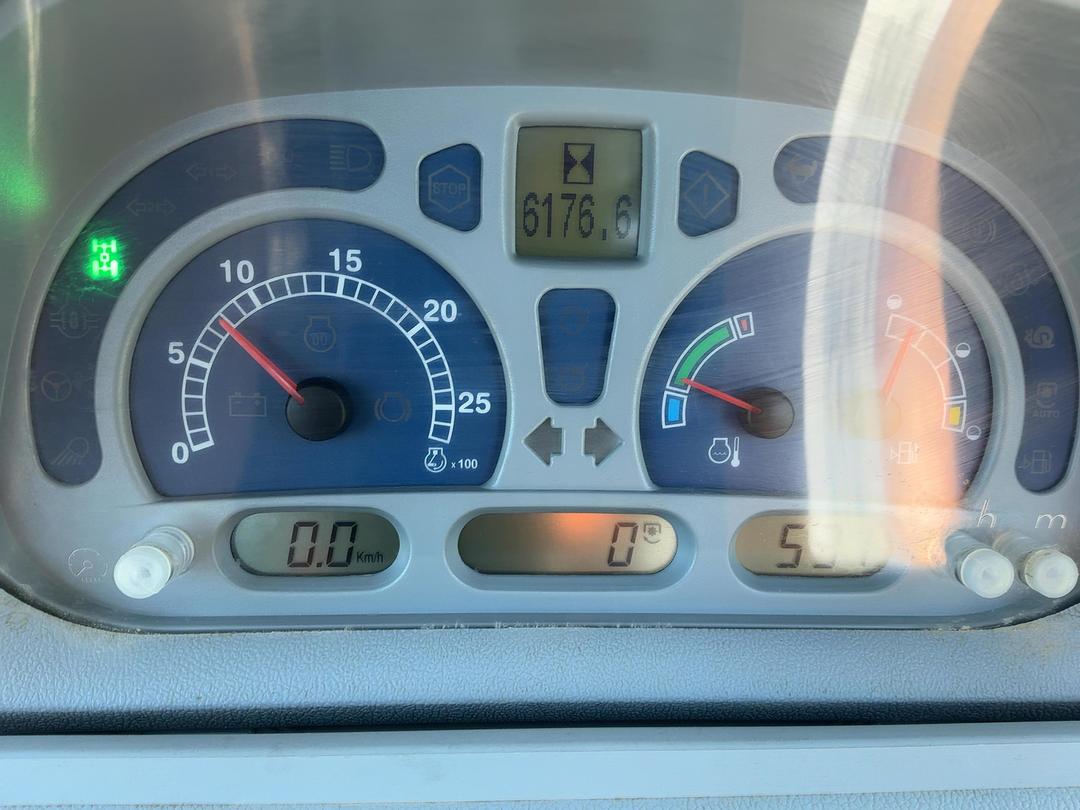 Photo '17' of NEW HOLLAND T6030 PLUS Tractor