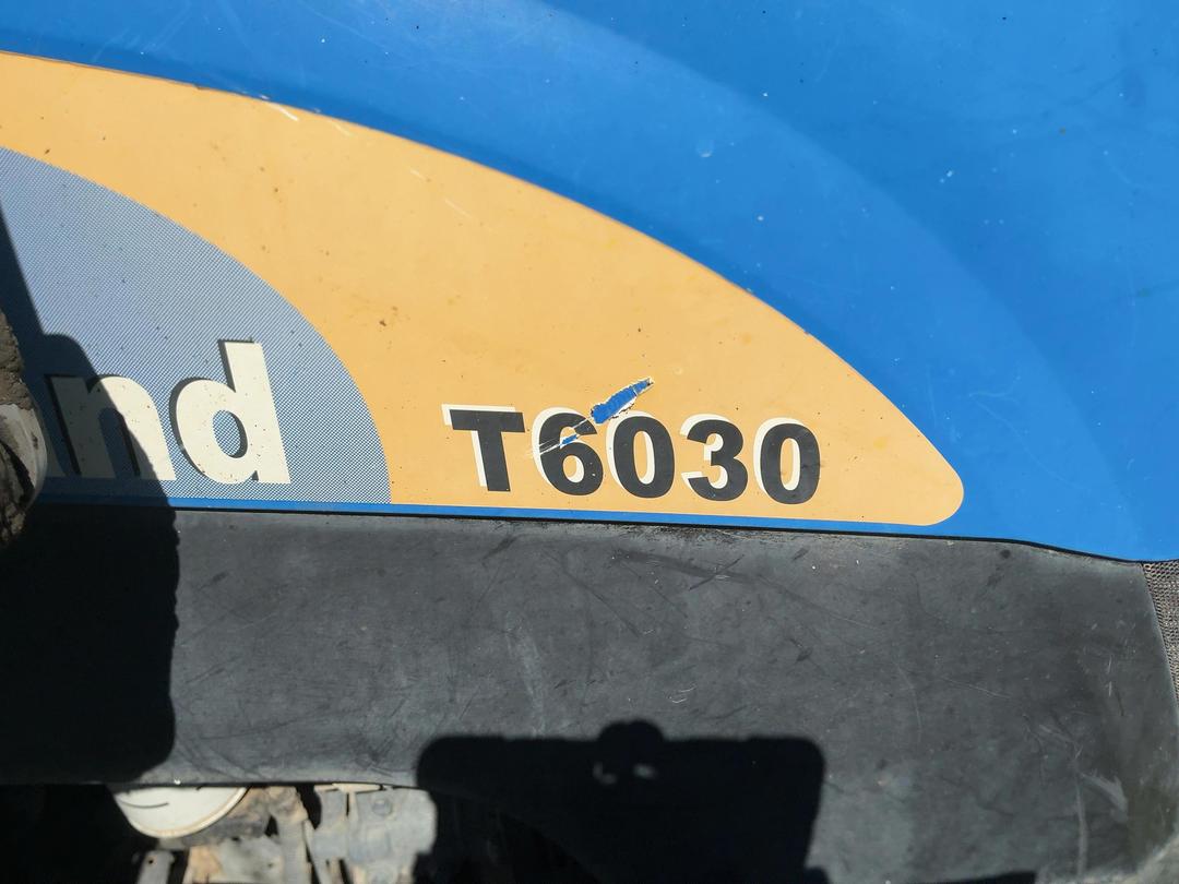 Photo '30' of NEW HOLLAND T6030 PLUS Tractor