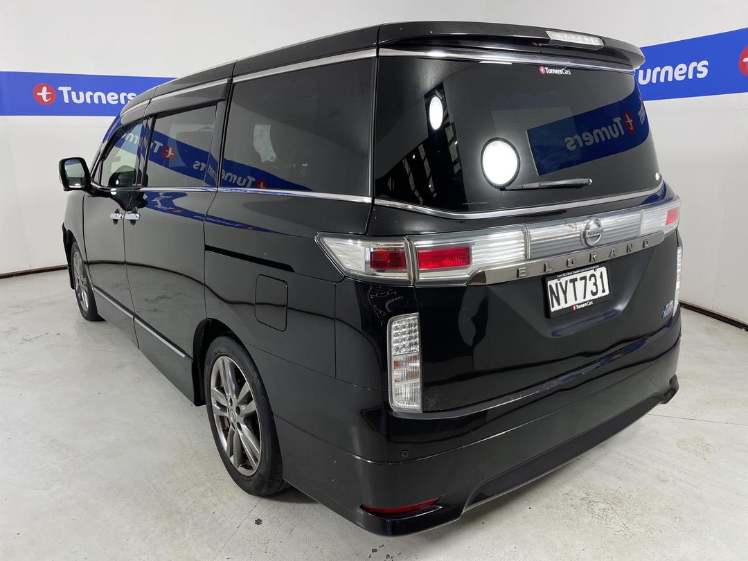 Photo '5' of Nissan Elgrand