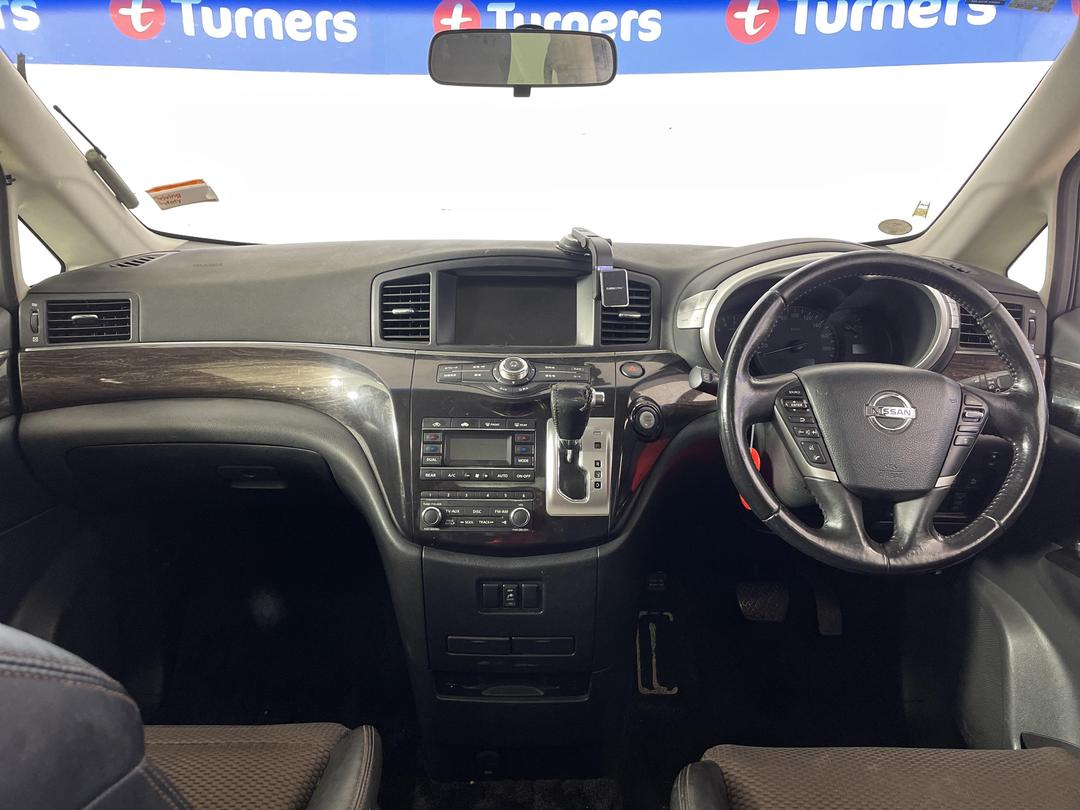 Photo '17' of Nissan Elgrand