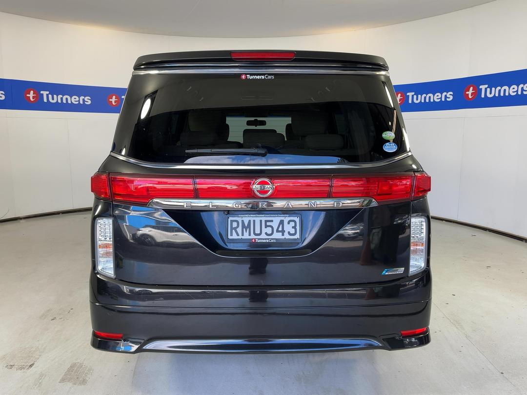 Photo '6' of Nissan Elgrand