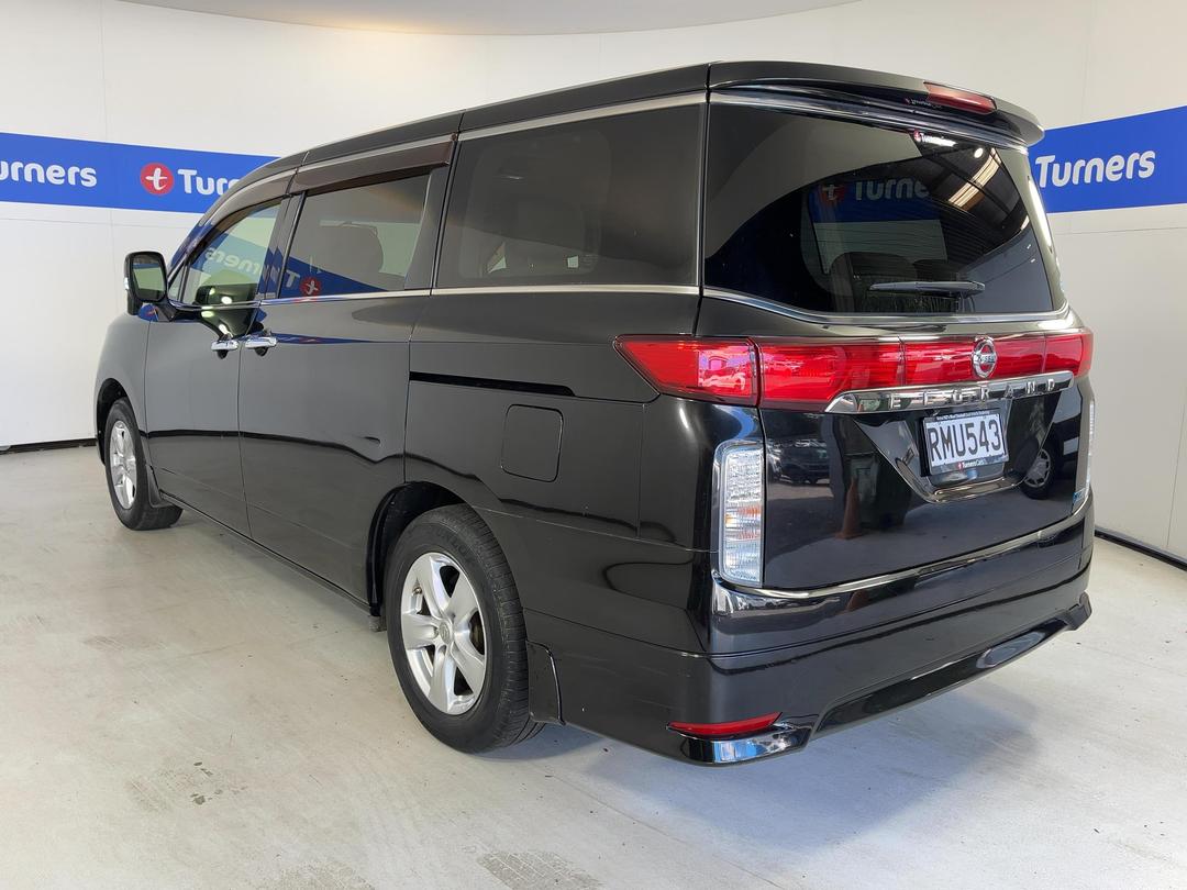 Photo '5' of Nissan Elgrand