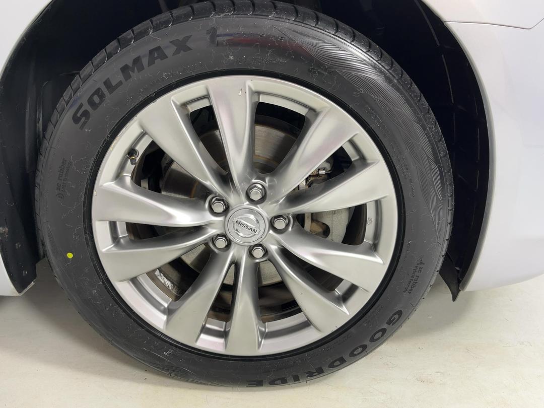 Photo '9' of Nissan Fuga
