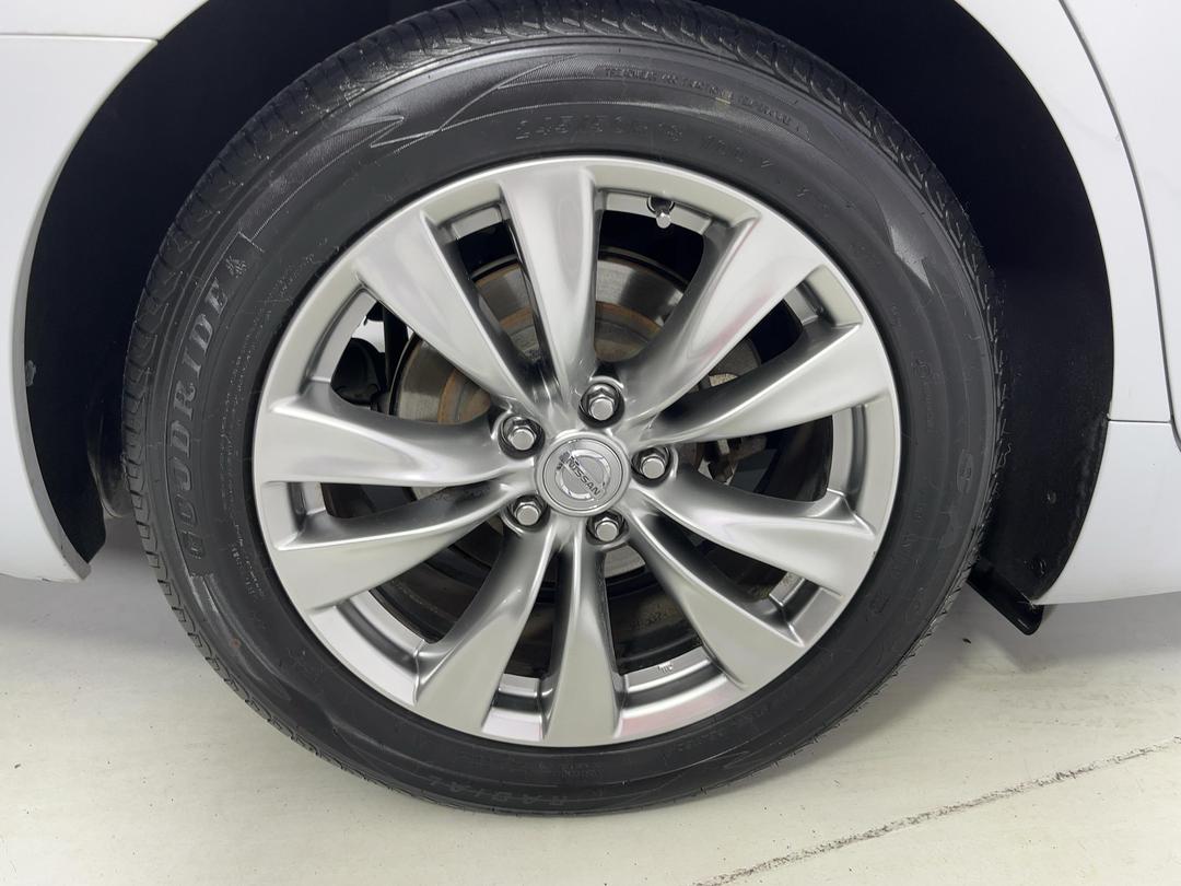 Photo '12' of Nissan Fuga