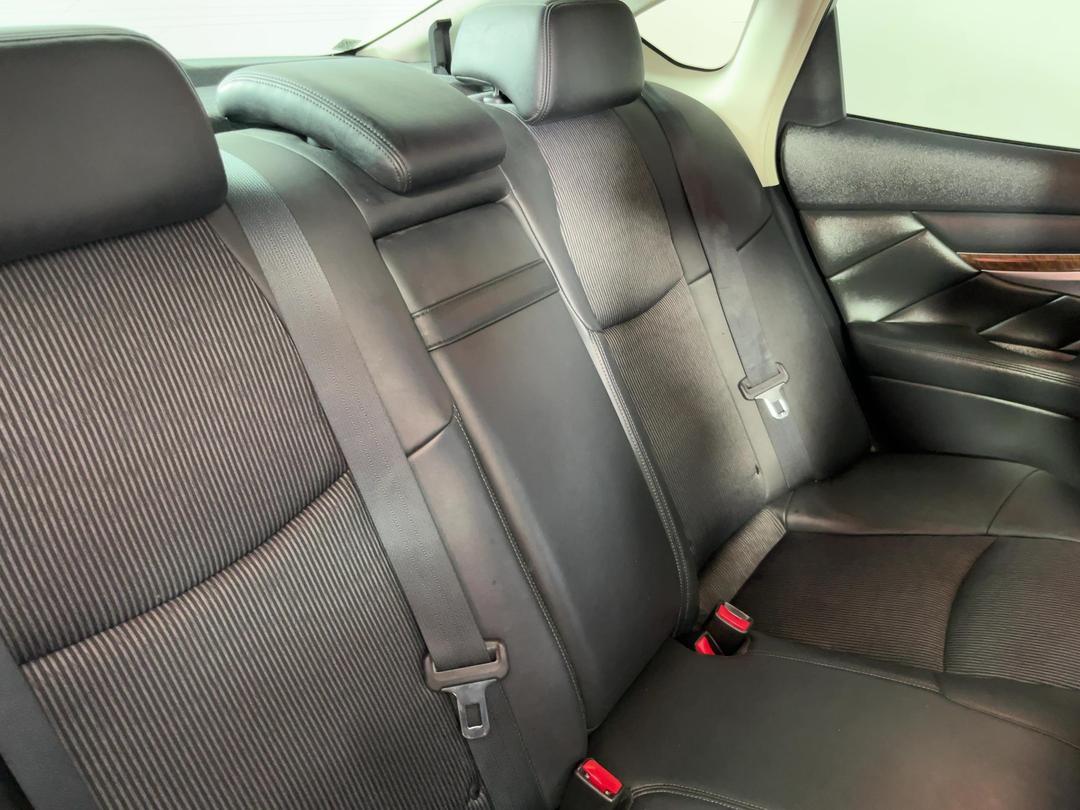 Photo '20' of Nissan Fuga