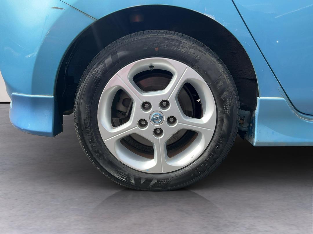 Photo '12' of Nissan Leaf