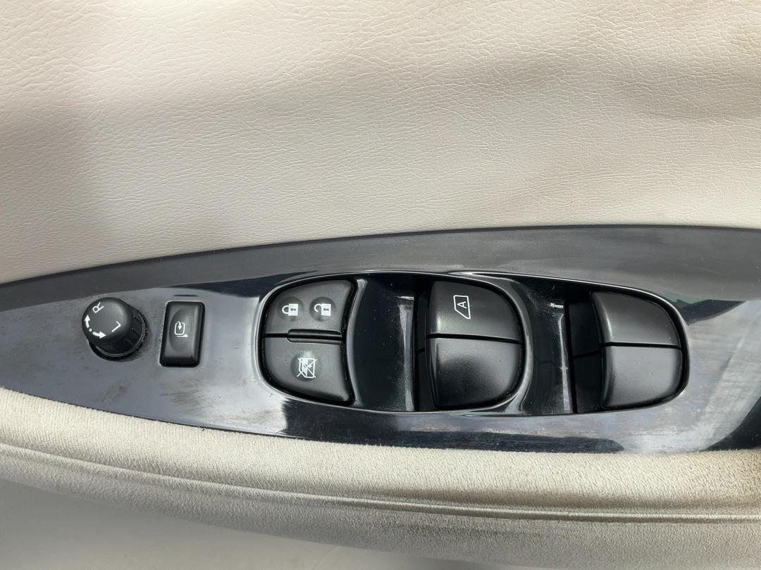 Photo '25' of Nissan Leaf