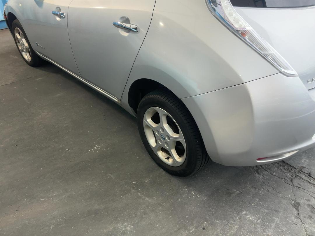 Photo '11' of Nissan Leaf