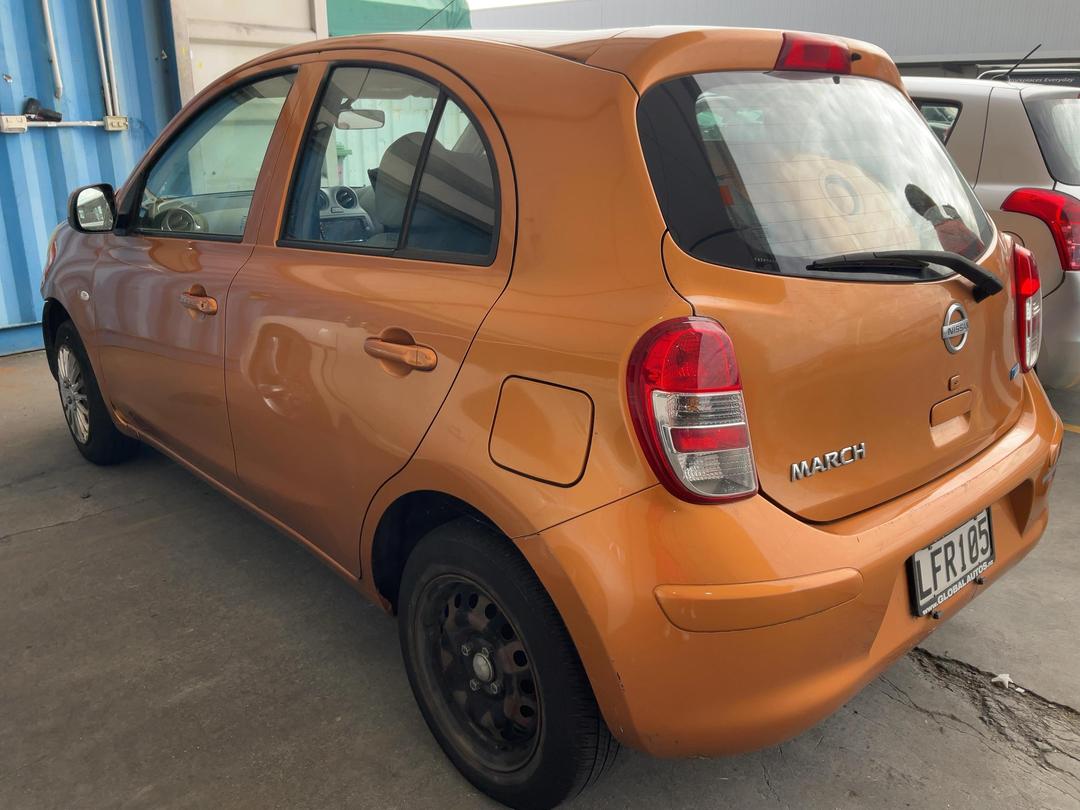 Photo '4' of Nissan March