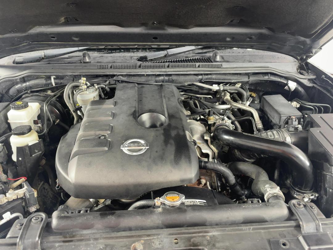 Photo '11' of Nissan Navara D/C ST-X