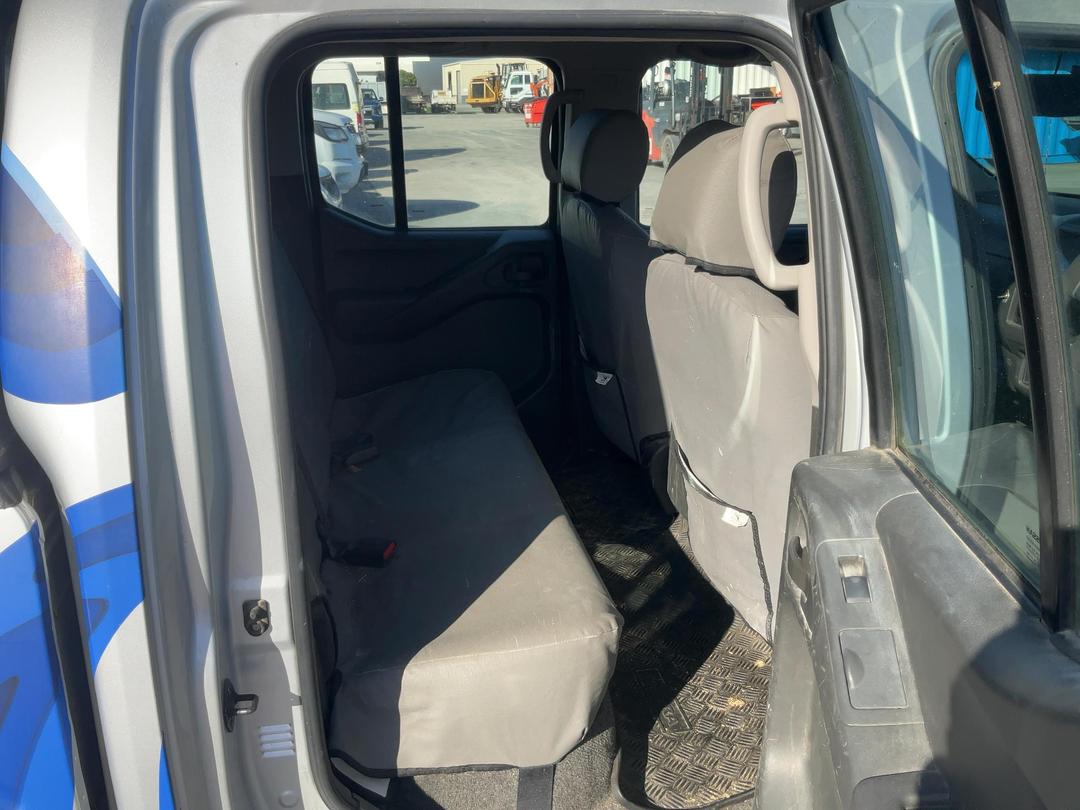 Photo '16' of Nissan Navara D/C ST Photo '16' of Nissan Navara D/C ST