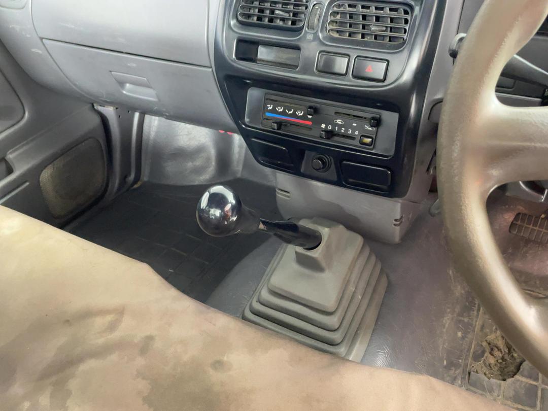 Photo '18' of Nissan Navara