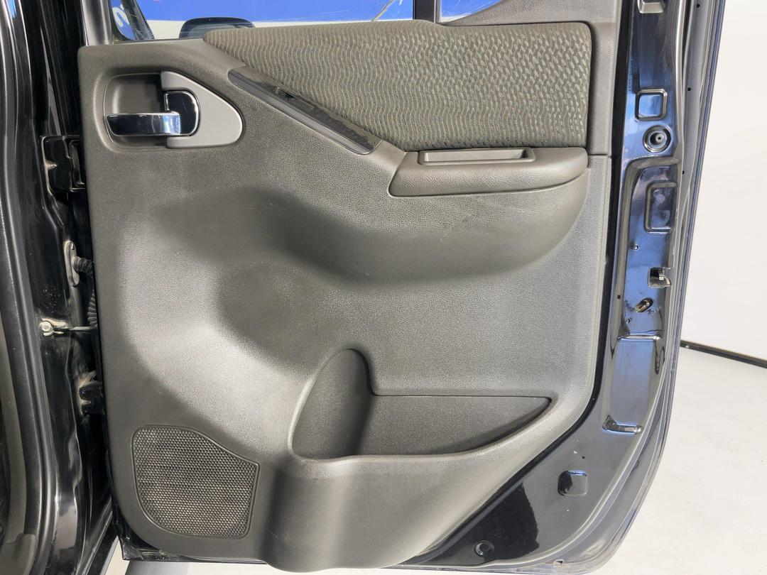 Photo '18' of Nissan Navara