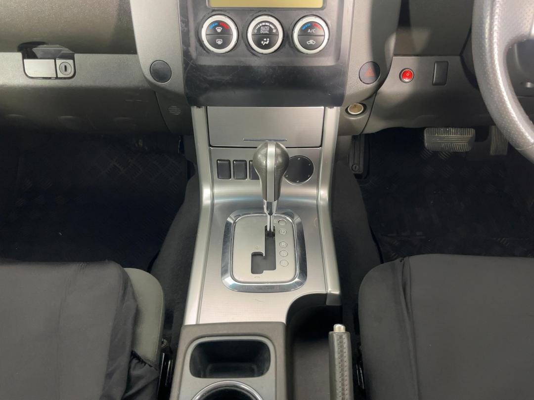 Photo '17' of Nissan Navara