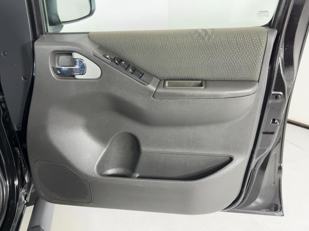 Photo '15' of Nissan Navara