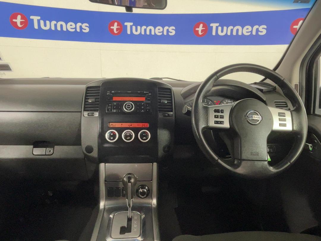 Photo '17' of Nissan Navara