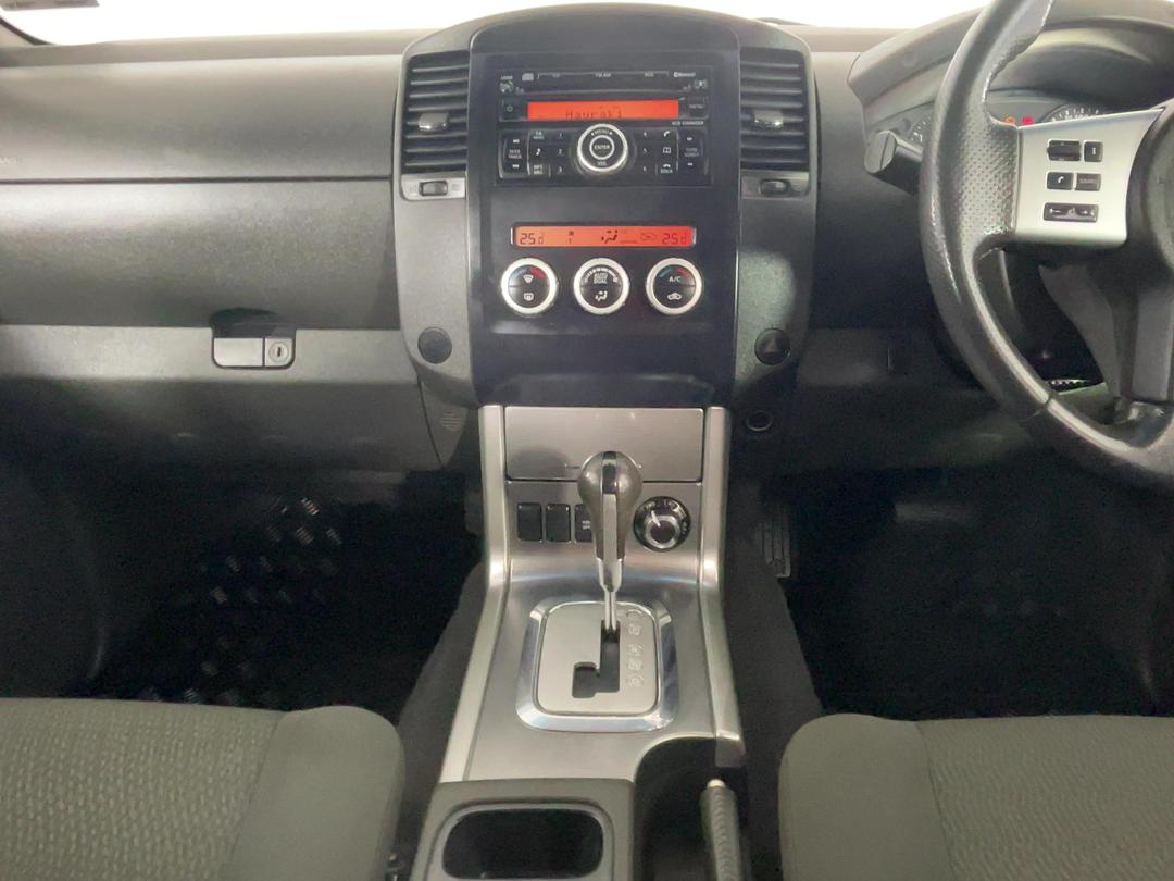Photo '18' of Nissan Navara