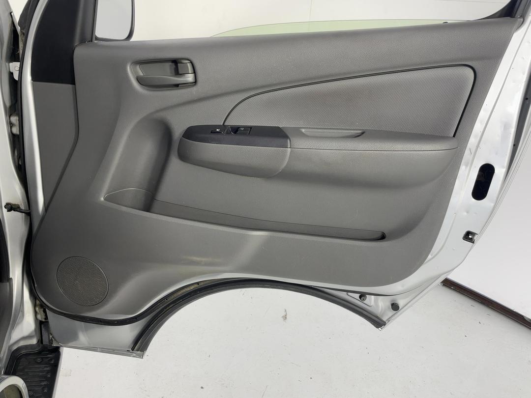 Photo '15' of Nissan NV350