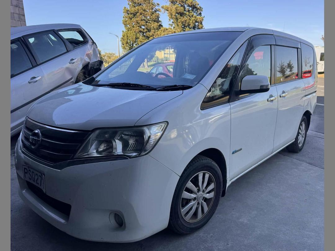 Photo '5' of Nissan Serena Hybrid