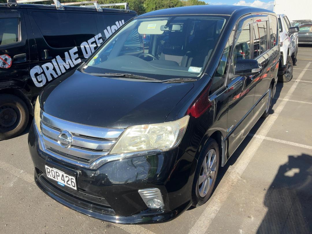 Photo '2' of Nissan Serena