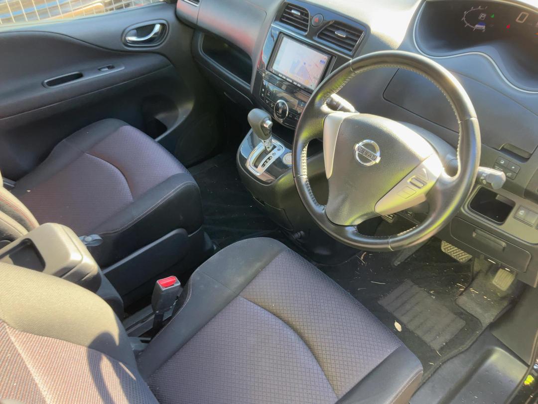 Photo '7' of Nissan Serena