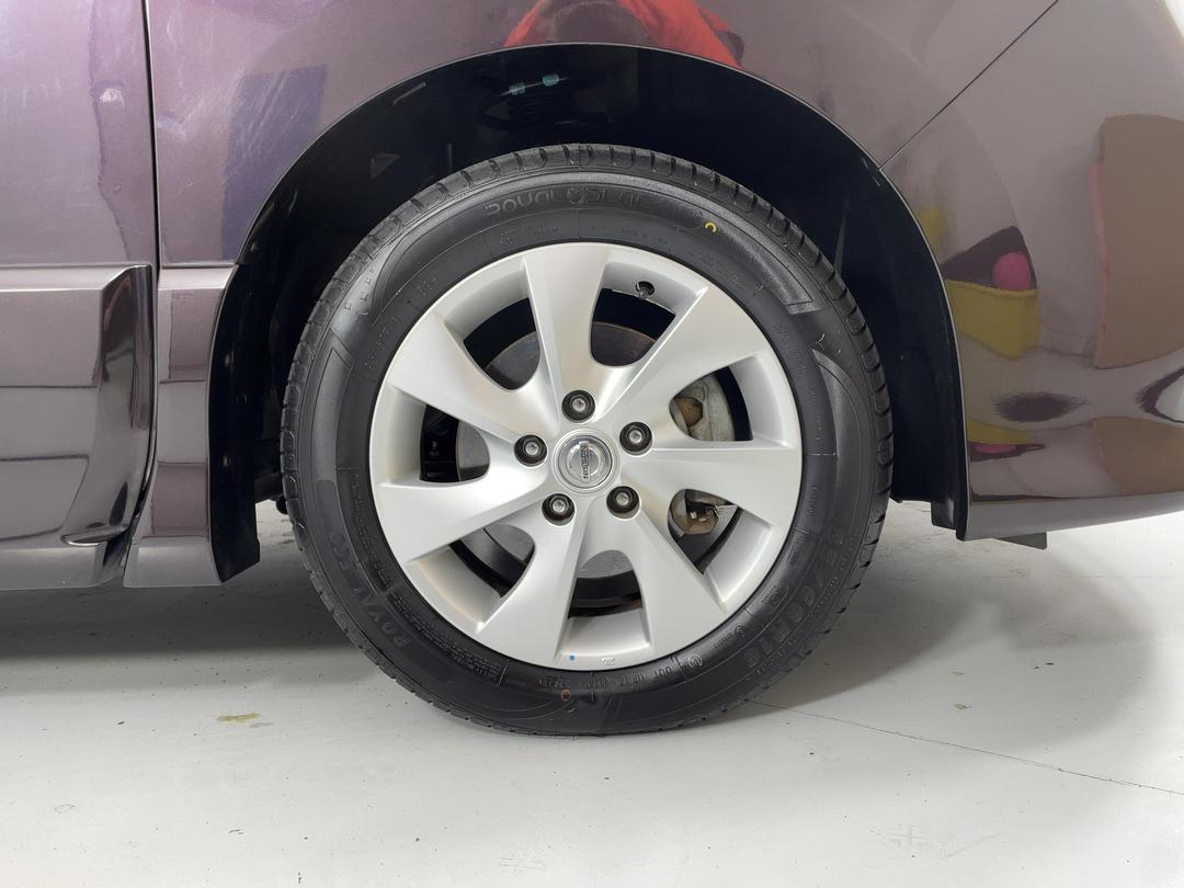 Photo '9' of Nissan Serena