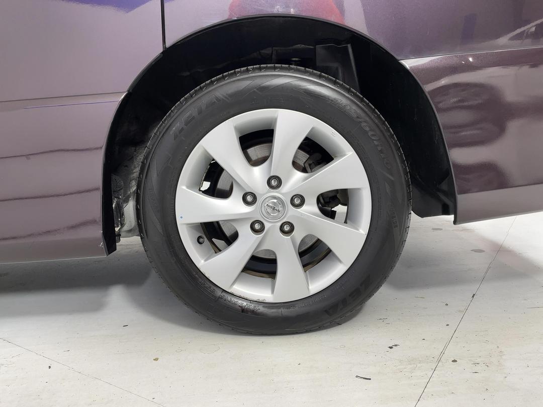 Photo '11' of Nissan Serena