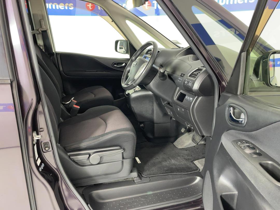 Photo '16' of Nissan Serena