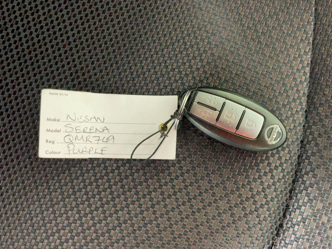 Photo '21' of Nissan Serena